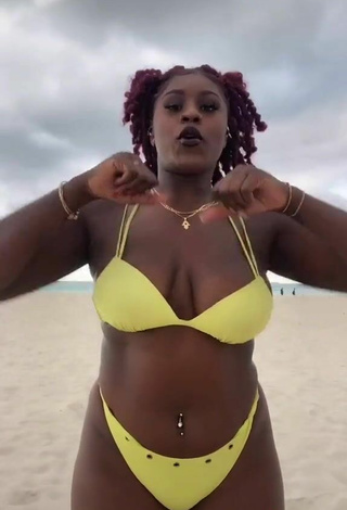 5. Lovely Skaibeauty Shows Cleavage in Yellow Bikini and Bouncing Boobs at the Beach