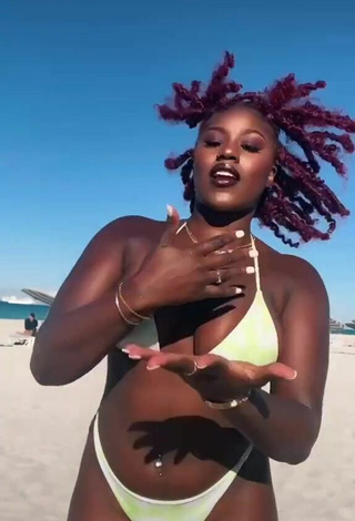 2. Really Cute Skaibeauty Shows Cleavage in Bikini and Bouncing Boobs at the Beach