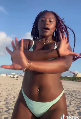 4. Seductive Skaibeauty Shows Nipples and Bouncing Tits at the Beach