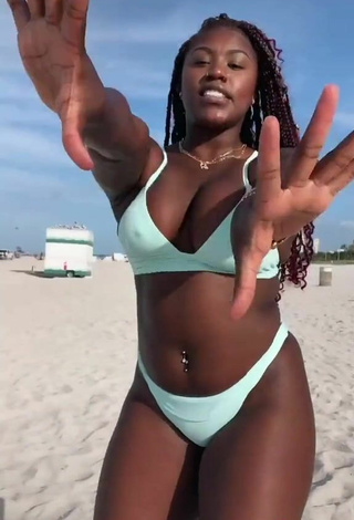 3. Sweet Skaibeauty Shows Nipples and Bouncing Tits at the Beach