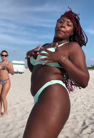 5. Sweet Skaibeauty Shows Nipples and Bouncing Tits at the Beach