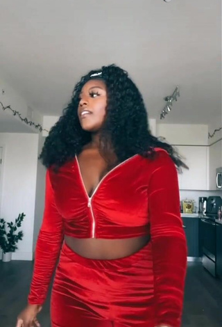 3. Wonderful Skaibeauty Shows Cleavage in Red Crop Top and Bouncing Tits
