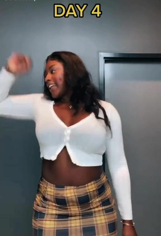 2. Pretty Skaibeauty Shows Cleavage in White Crop Top and Bouncing Tits