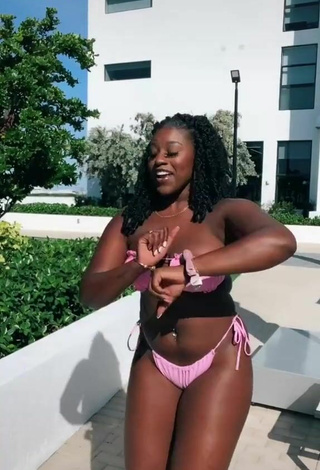 4. Sweet Skaibeauty Shows Cleavage in Cute Pink Bikini and Bouncing Tits