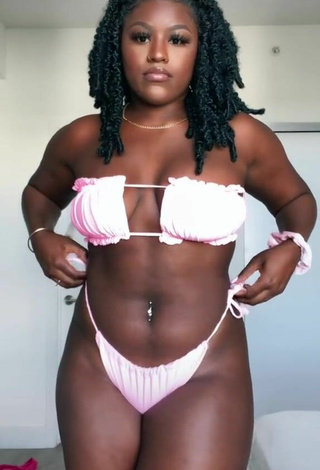 2. Erotic Skaibeauty Shows Cleavage in Pink Bikini and Bouncing Boobs