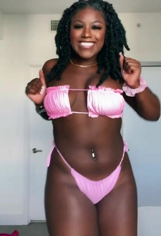 5. Erotic Skaibeauty Shows Cleavage in Pink Bikini and Bouncing Boobs