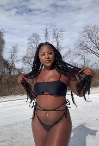 Sweetie Skaibeauty Shows Cleavage in Black Bikini and Bouncing Boobs