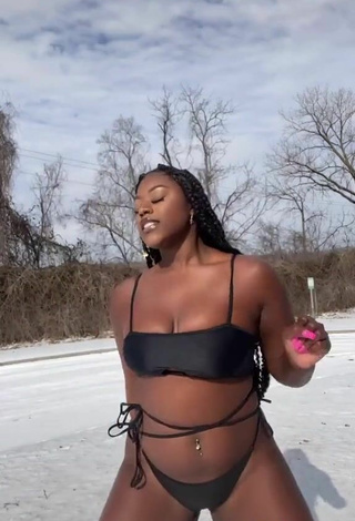 3. Sweetie Skaibeauty Shows Cleavage in Black Bikini and Bouncing Boobs