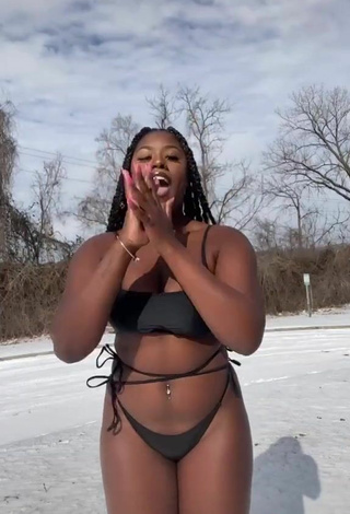 5. Sweetie Skaibeauty Shows Cleavage in Black Bikini and Bouncing Boobs