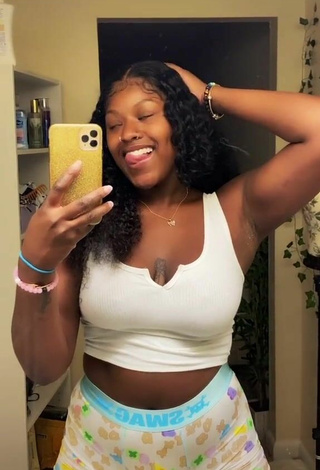 2. Sweet Skaibeauty Shows Cleavage in Cute White Crop Top