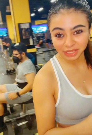 6. Sexy Sofia López Shows Cleavage in Grey Sport Bra in the Sports Club