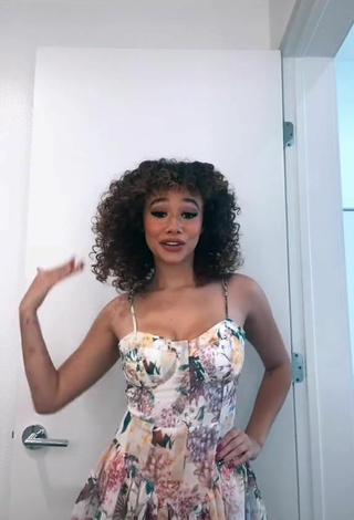 6. Hot Talia Jackson Shows Cleavage in Dress and Bouncing Boobs