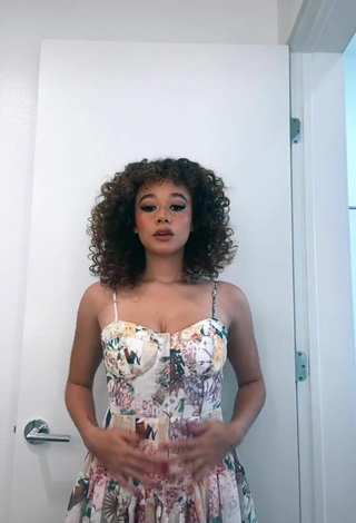 3. Sexy Talia Jackson Shows Cleavage in Dress