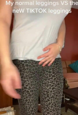 Sexy the_breastest Shows Butt