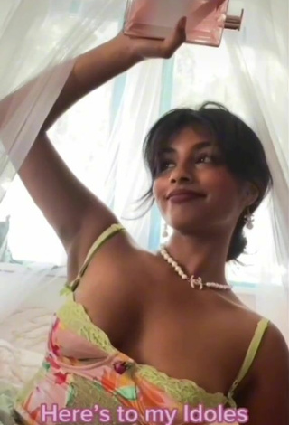 Sexy Tanya Ravichandran Shows Cleavage