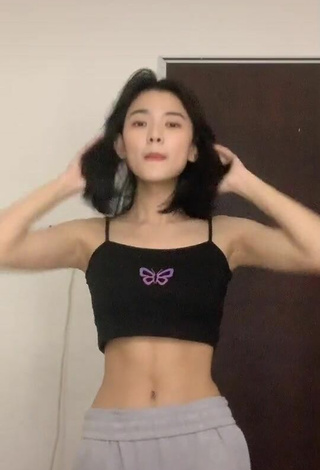 Sexy Lisawoon in Black Crop Top