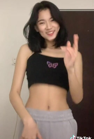 3. Sexy Lisawoon in Black Crop Top