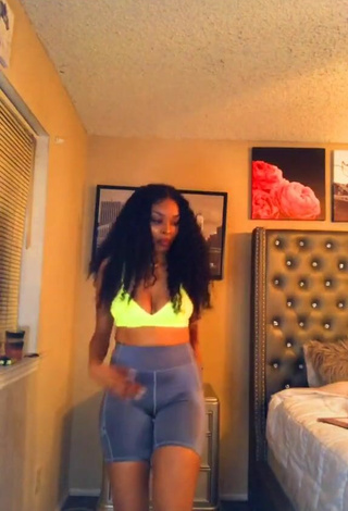 4. Beautiful Diandra Shows Cleavage in Sexy Light Green Crop Top