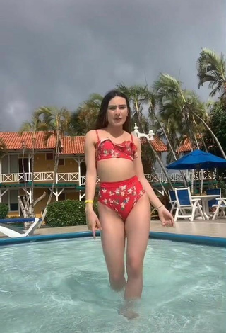 1. Cute Karen Andrea Vanegas in Bikini at the Swimming Pool
