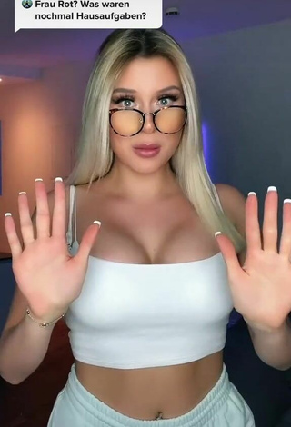3. Antonia Rot Looks Sexy in White Crop Top and Bouncing Tits