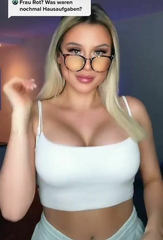 6. Antonia Rot Looks Sexy in White Crop Top and Bouncing Tits