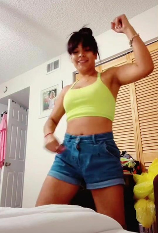 4. Hot Cielo Torres Shows Cleavage in Light Green Crop Top