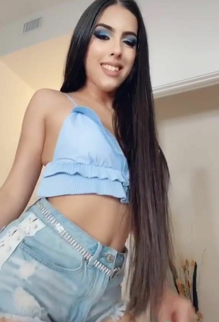 4. Sexy Clauditaa.montes Shows Cleavage in Blue Crop Top