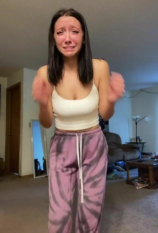 2. Sexy Jaime Shows Cleavage in White Crop Top