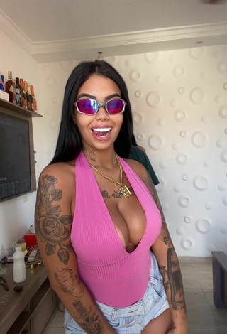 1. Hottie Nathi Rodrigues Shows Cleavage and Bouncing Boobs