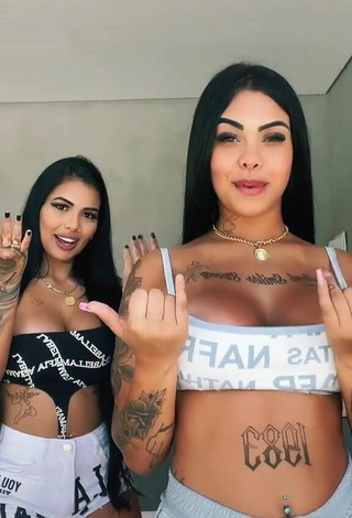 Beautiful Nathi Rodrigues Shows Cleavage in Sexy Crop Top