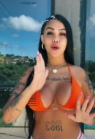 2. Nathi Rodrigues Shows her Seductive Cleavage and Bouncing Tits