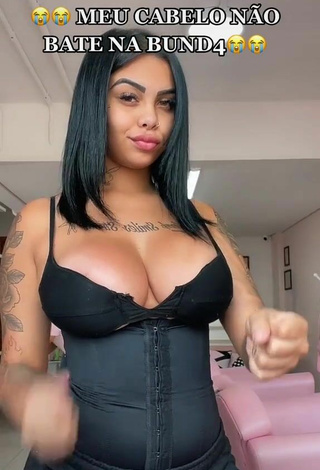 Sexy Nathi Rodrigues Shows Cleavage in Black Corset
