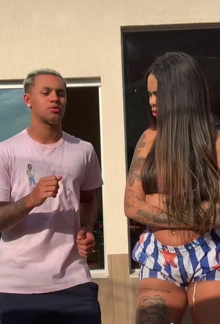 3. Sexy Nathi Rodrigues Shows Cleavage in Bikini Top