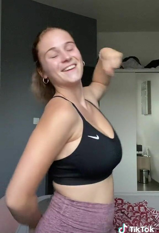 5. Sexy Doriane_lob Shows Cleavage in Black Crop Top and Bouncing Tits