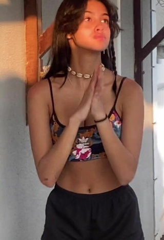 5. Sexy Maria Eduarda de Matos Barbosa Shows Cleavage in Crop Top and Bouncing Tits