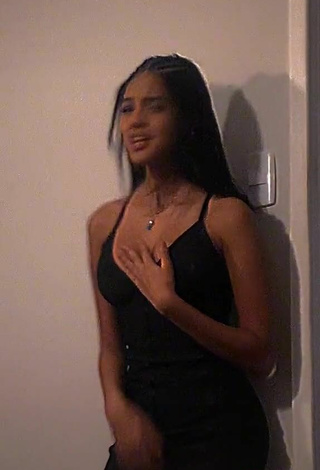 5. Sexy Maria Eduarda de Matos Barbosa Shows Cleavage in Black Dress