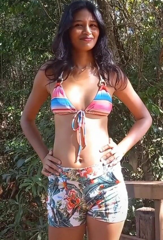 3. Sexy Elisane Shows Cleavage in Bikini Top