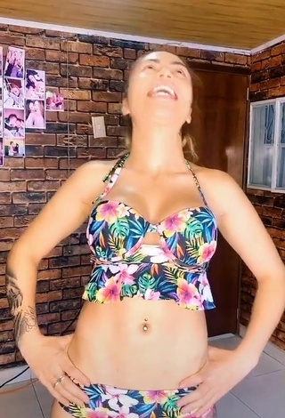 6. Hot Daneidy Barrera Rojas Shows Cleavage in Floral Bikini