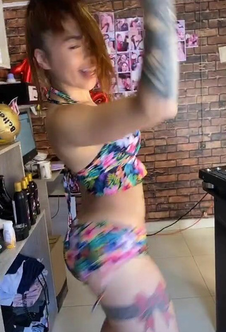 5. Sexy Daneidy Barrera Rojas Shows Cleavage in Floral Bikini