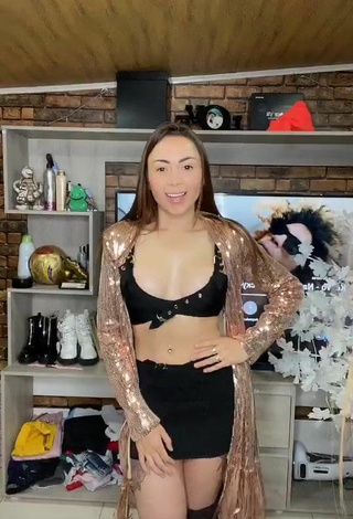 4. Cute Daneidy Barrera Rojas Shows Cleavage in Black Crop Top