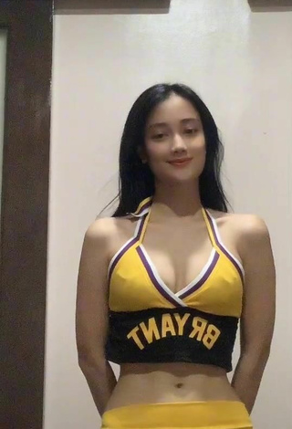 Cute Gerlyn Severa Shows Cleavage in Crop Top while doing Belly Dance