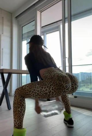 5. Sexy Yanet García Shows Butt while doing Fitness Exercises