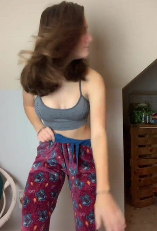 2. Sweetie Faith Moormeier Shows Cleavage in Grey Crop Top and Bouncing Boobs
