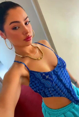 2. Cute Izzy Shea Shows Cleavage in Blue Crop Top
