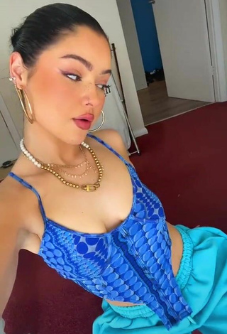 Hot Izzy Shea Shows Cleavage in Blue Crop Top