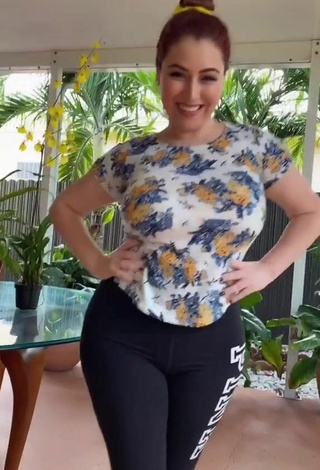 6. Really Cute Jane Rocci Shows Big Butt