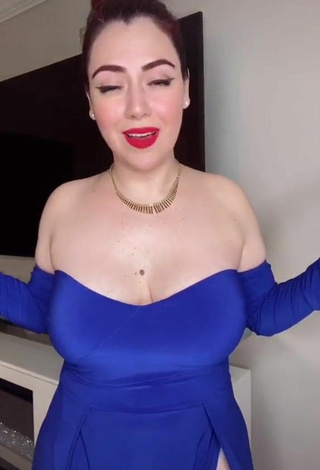 4. Sweet Jane Rocci Shows Cleavage in Cute Blue Dress