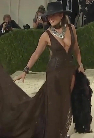 3. Hot JLo Shows Cleavage in Brown Dress