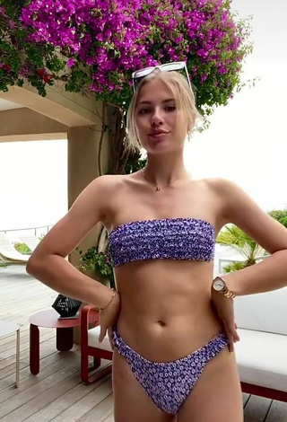 5. Sexy Zoé Tondut Shows Cleavage in Bikini