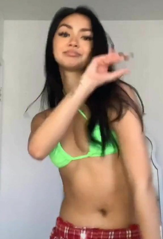 6. Sexy Kailey Amora Shows Cleavage in Light Green Bikini Top